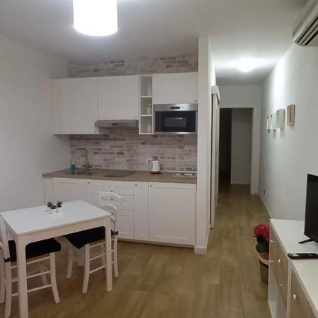 Villanova Apartment กาญารี ภายนอก รูปภาพ