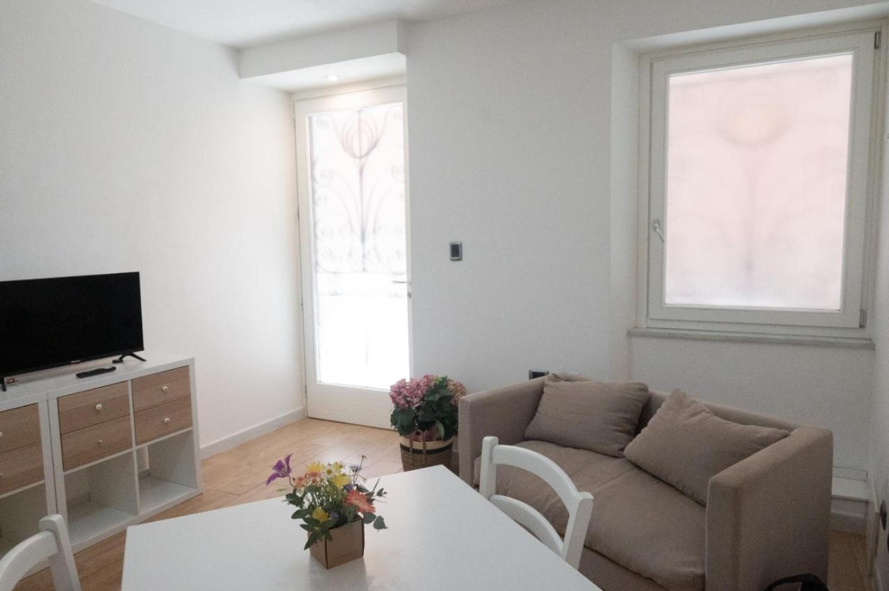 Villanova Apartment กาญารี ภายนอก รูปภาพ